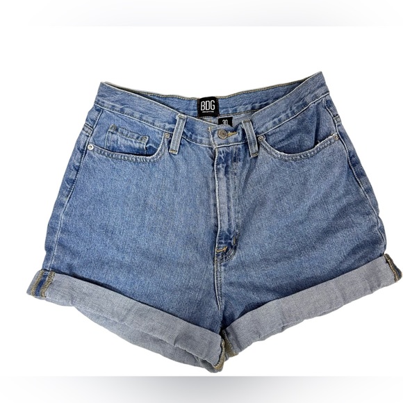 Urban Outfitters High-Rise Mom Jean Shorts - Size 30 - Picture 1 of 10